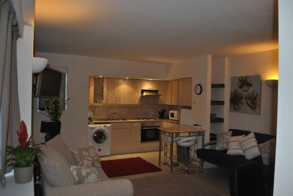 Awesome Apartment In The Heart Of Camden Town London Eksteriør billede
