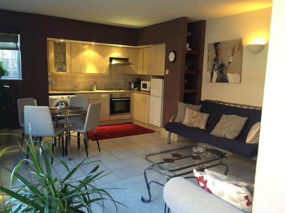 Awesome Apartment In The Heart Of Camden Town London Eksteriør billede